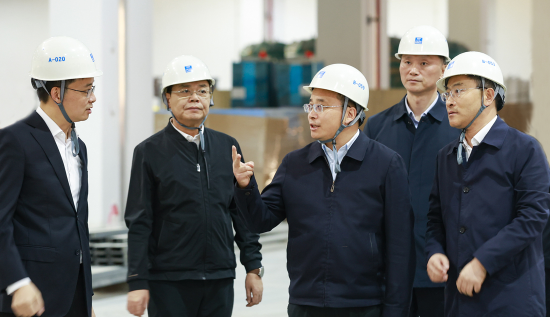 市領導調研推進重大產業(yè)項目建設